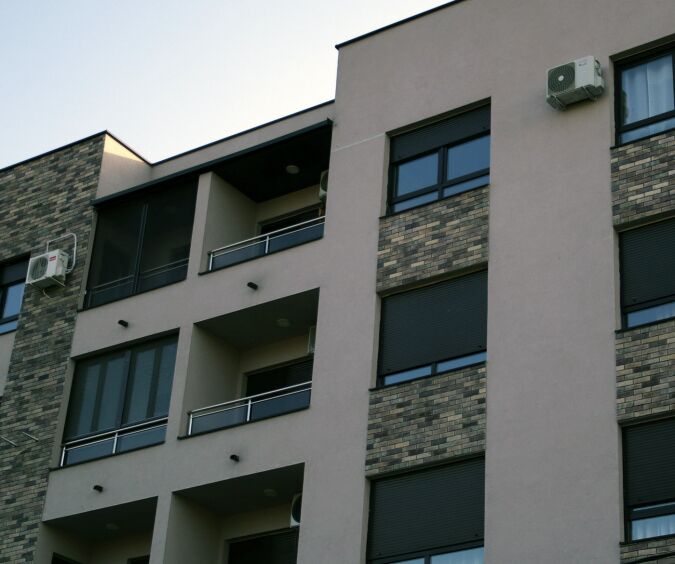 inova-decorativa-belgijska-cigla-stambena-zgrada-žuta